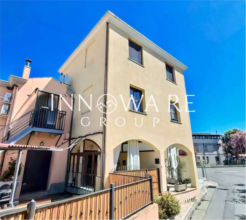 appartamento in vendita a Tortolì in zona Centro Storico