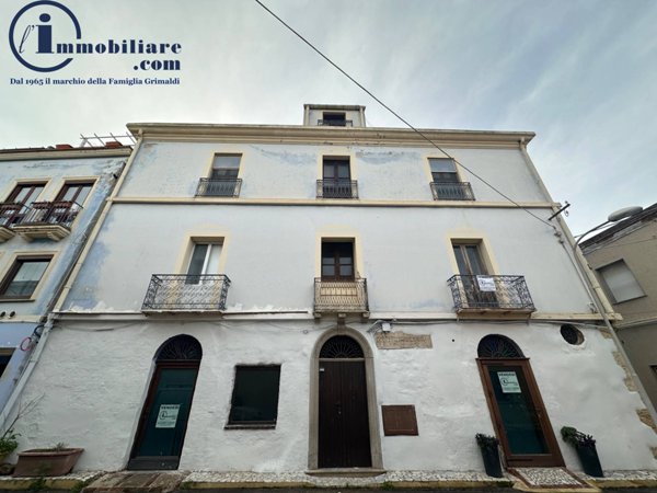 appartamento in vendita a Tortolì in zona Centro Storico