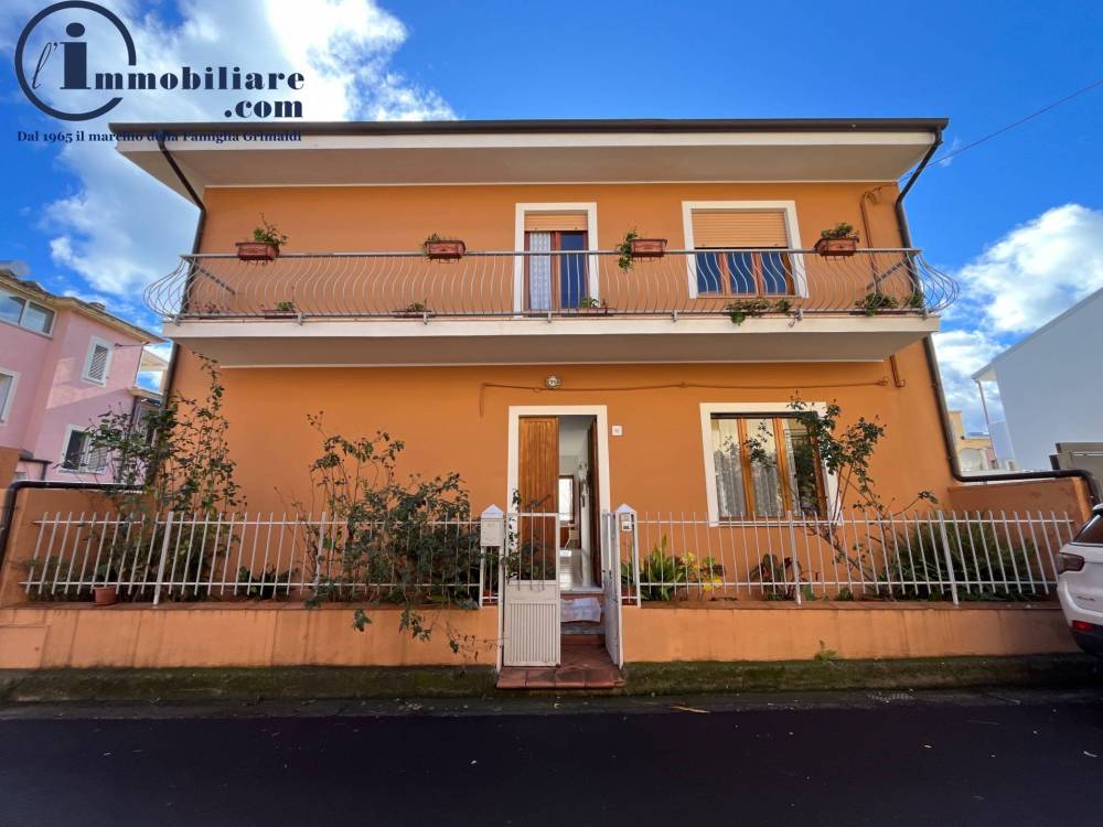 casa indipendente in vendita a Tortolì in zona Centro Storico