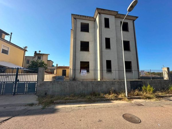 appartamento in vendita a Tortolì in zona Centro Storico