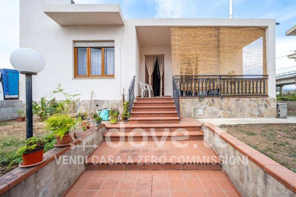 casa indipendente in vendita a Tortolì in zona Arbatax