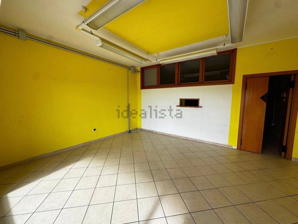 locale commerciale in vendita a Tortolì in zona Centro Storico