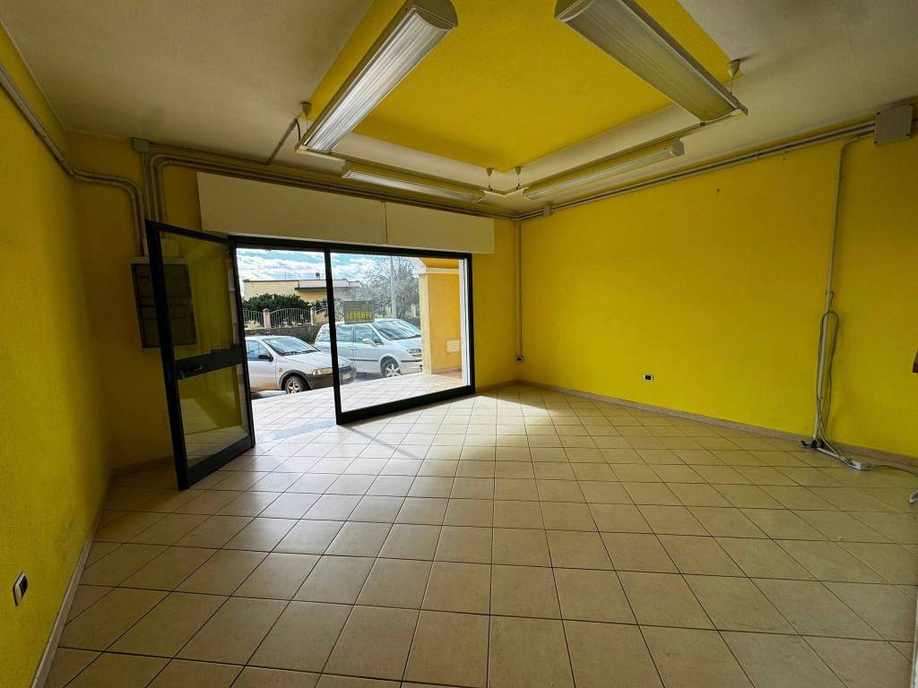 negozio in vendita a Tortolì in zona Centro Storico