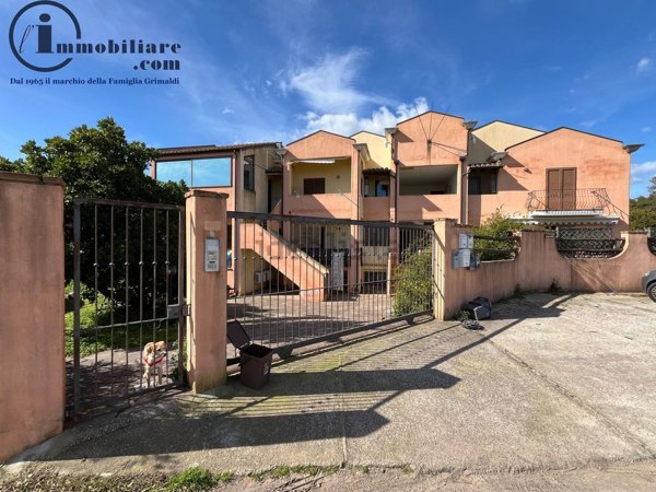 locale di sgombero in vendita a Tortolì in zona Is Tanas