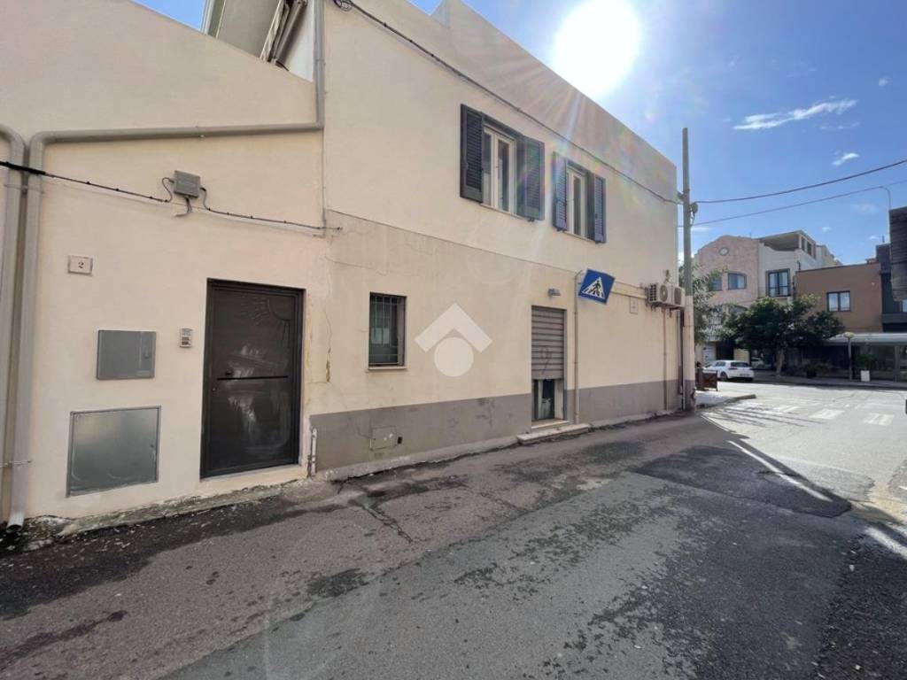 appartamento in vendita a Tortolì in zona Centro Storico