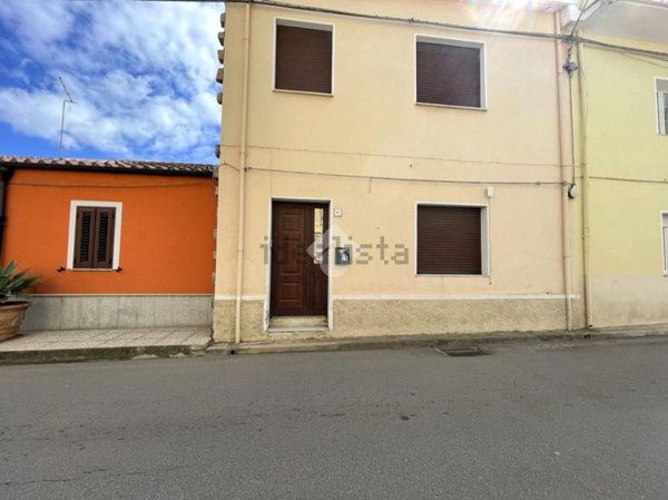 casa semindipendente in vendita a Tortolì in zona Centro Storico