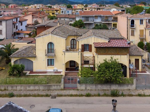 casa indipendente in vendita a Tortolì in zona Zinnias