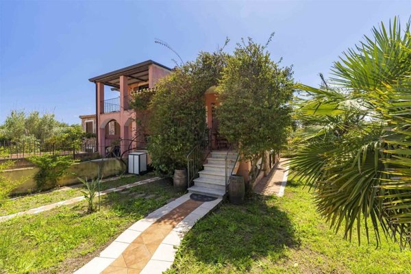 casa indipendente in vendita a Tortolì in zona Porto Frailis