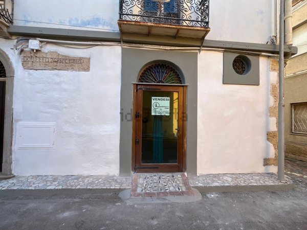 appartamento in vendita a Tortolì in zona Centro Storico