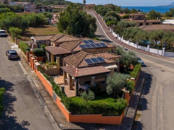 casa indipendente in vendita a Tortolì in zona Porto Frailis
