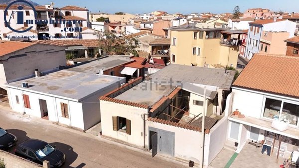 casa indipendente in vendita a Tortolì in zona Centro Storico