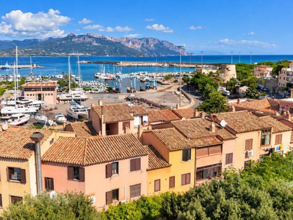 appartamento in vendita a Tortolì in zona Arbatax