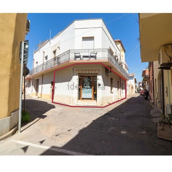 locale commerciale in vendita a Tortolì in zona Centro Storico