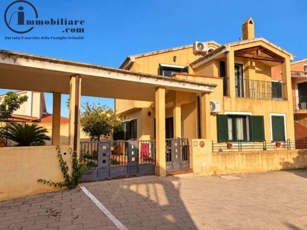 casa indipendente in vendita a Tortolì in zona Porto Frailis