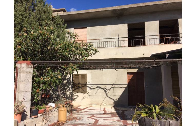 casa indipendente in vendita a Triei