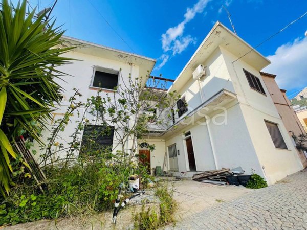 casa indipendente in vendita a Triei