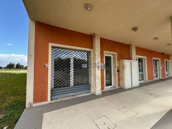 locale commerciale in vendita ad Assemini