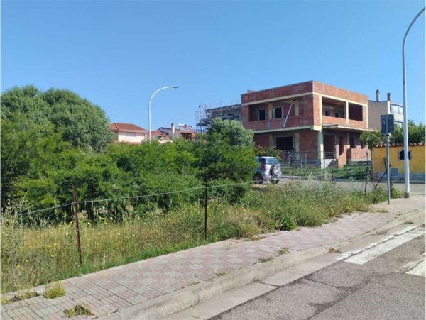 terreno edificabile in vendita ad Assemini