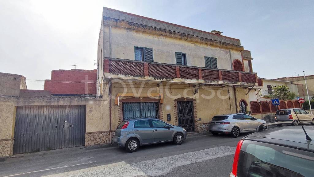 negozio in vendita ad Assemini