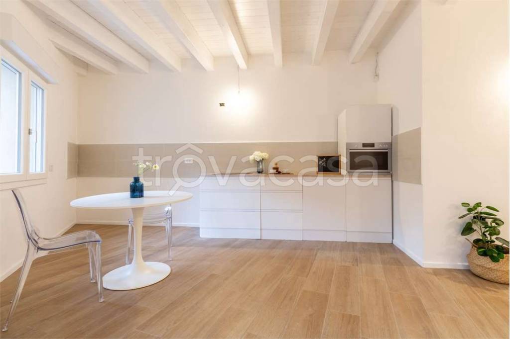 casa indipendente in vendita ad Assemini