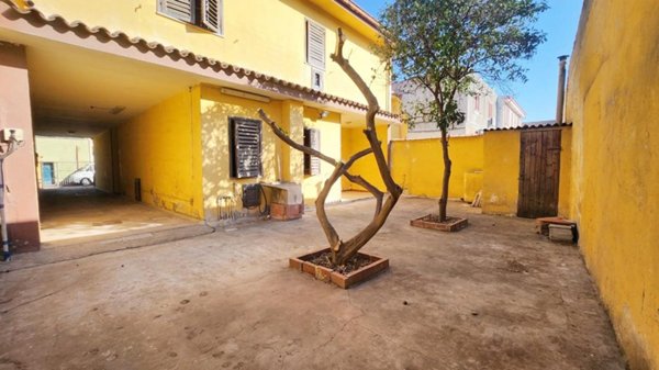 casa indipendente in vendita ad Assemini