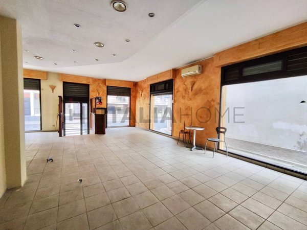 locale commerciale in vendita ad Assemini