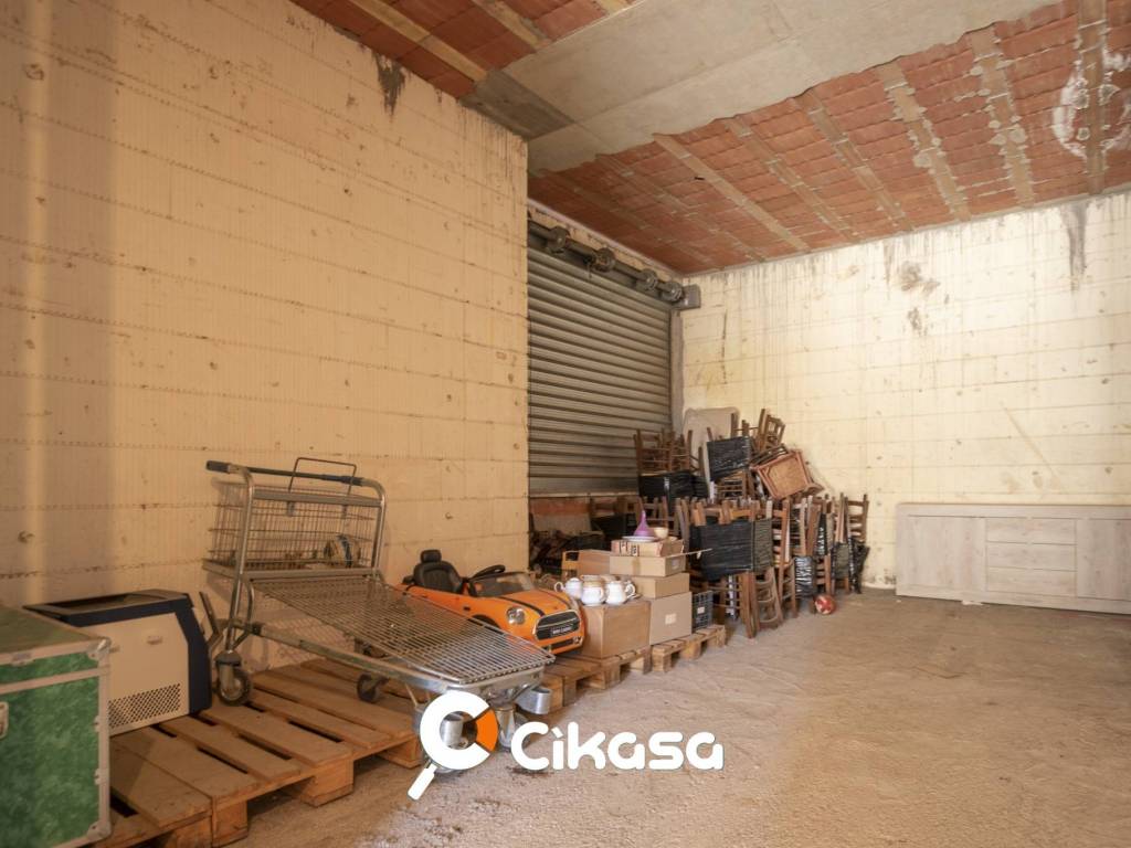 negozio in vendita ad Assemini