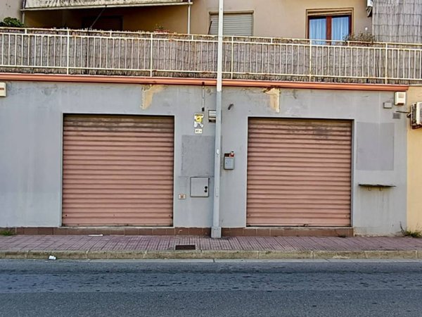 negozio in vendita ad Assemini