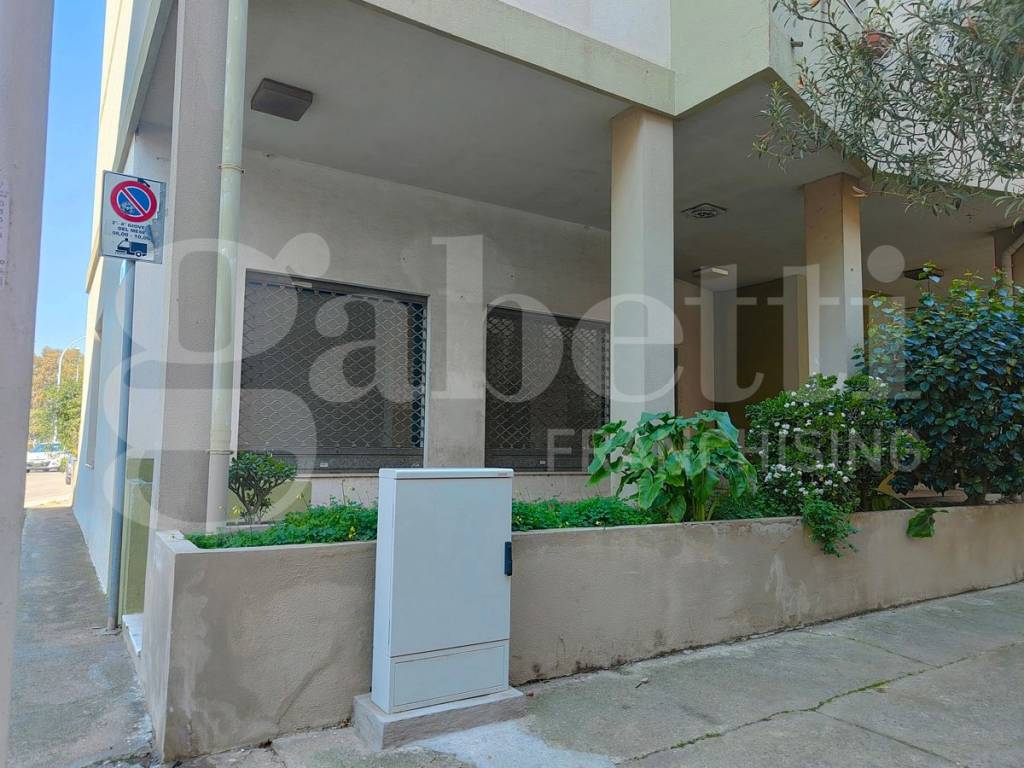 negozio in vendita ad Assemini