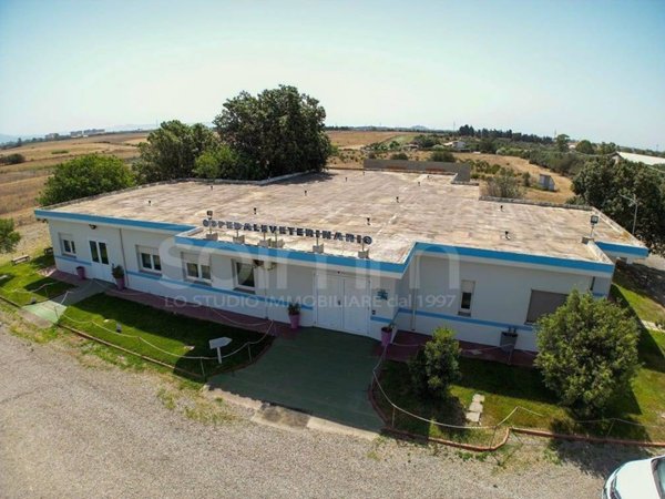 locale commerciale in vendita ad Assemini