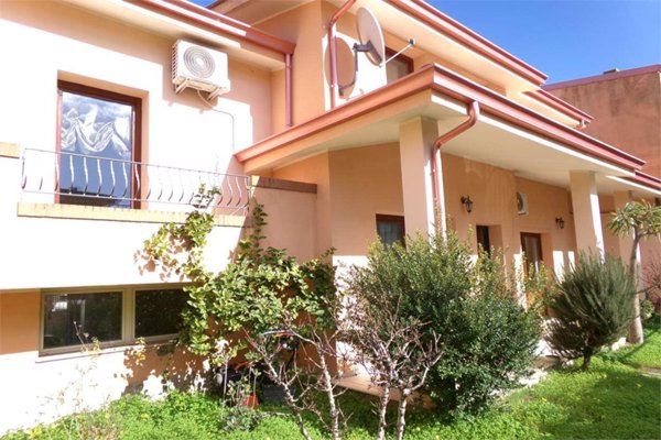 casa indipendente in vendita ad Assemini