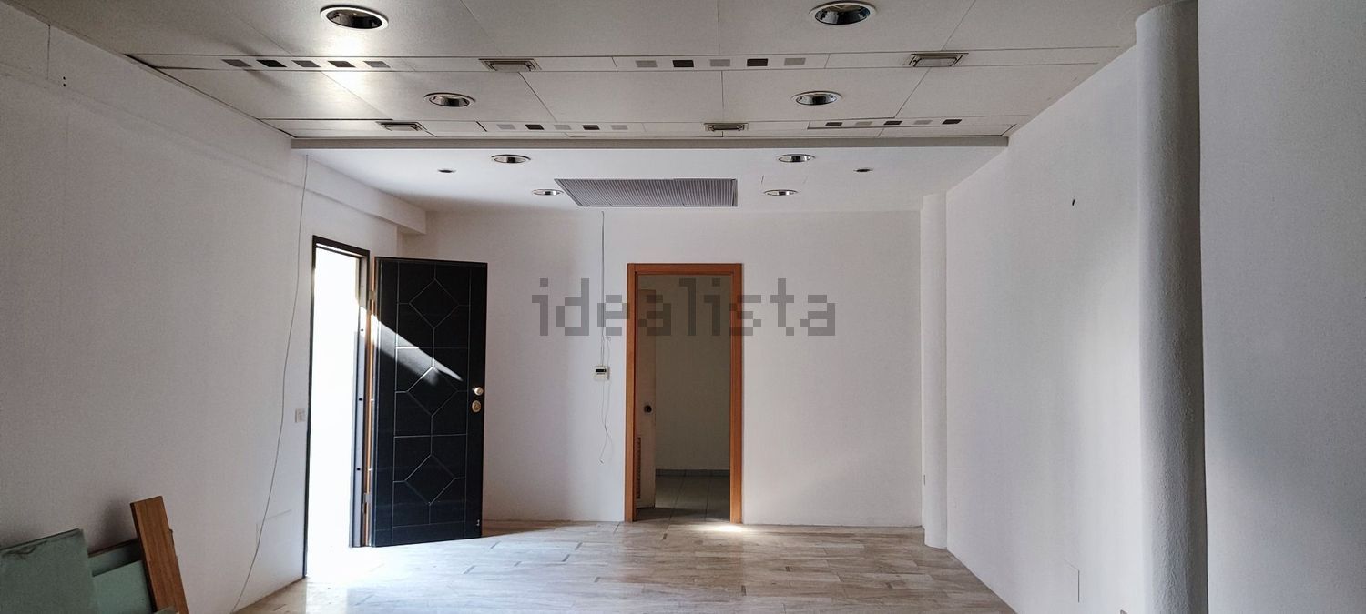 locale commerciale in vendita ad Assemini