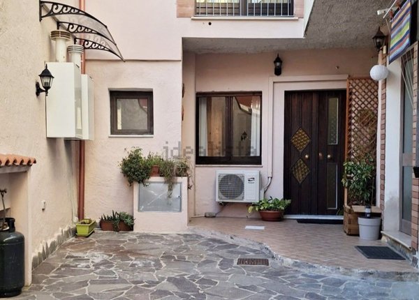 casa indipendente in vendita ad Assemini