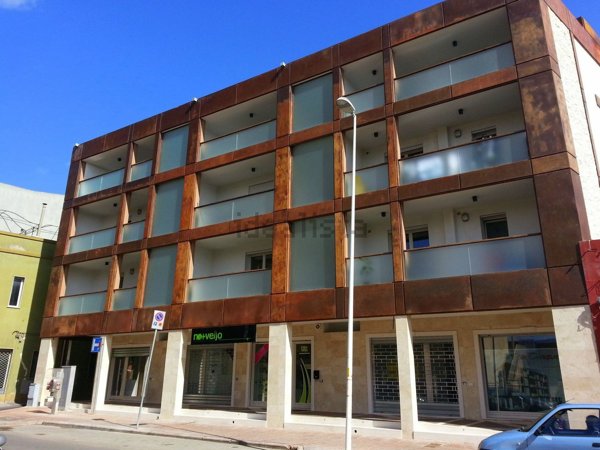 locale commerciale in vendita ad Assemini