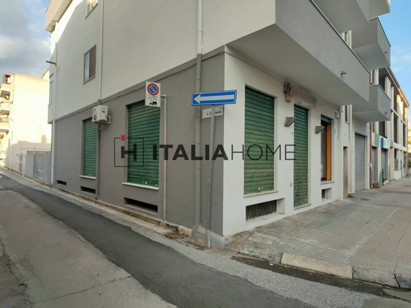 locale commerciale in vendita ad Assemini in zona Sant'Andrea