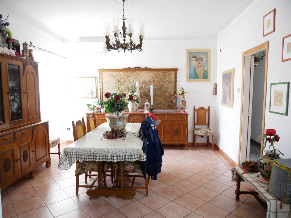 appartamento in vendita a Cagliari in zona Genneruxi