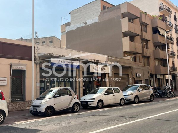locale commerciale in vendita a Cagliari in zona Sant'Avendrace