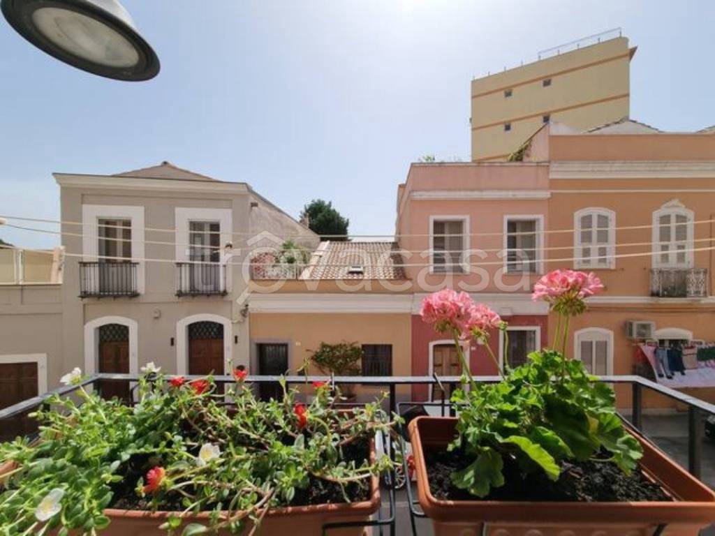 casa indipendente in vendita a Cagliari in zona Villanova