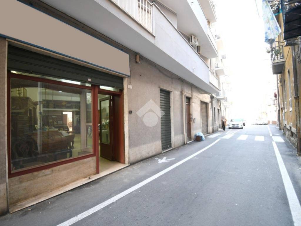 locale commerciale in vendita a Cagliari in zona Stampace/Punici