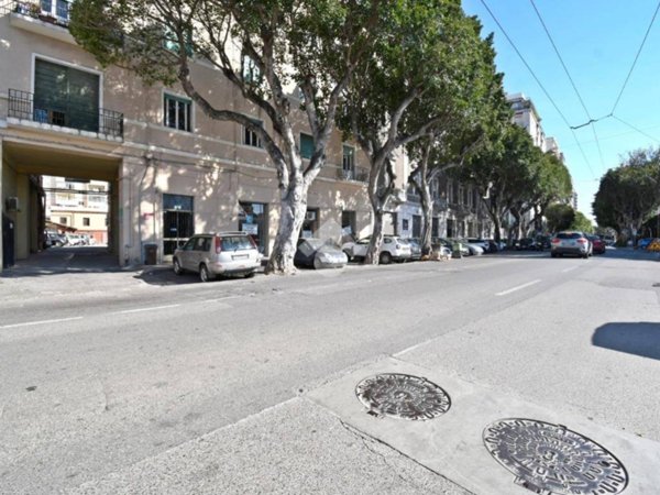 negozio in vendita a Cagliari in zona Stampace/Punici