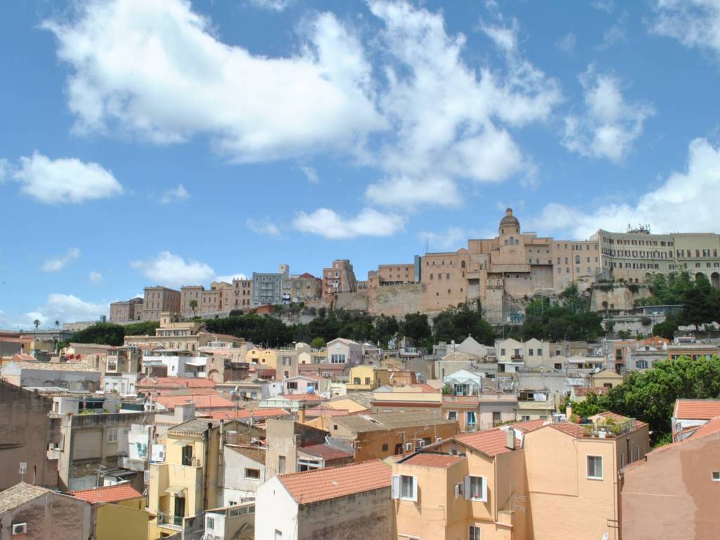 appartamento in vendita a Cagliari in zona Villanova