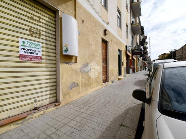 locale commerciale in vendita a Cagliari in zona Is Mirrionis/San Michele