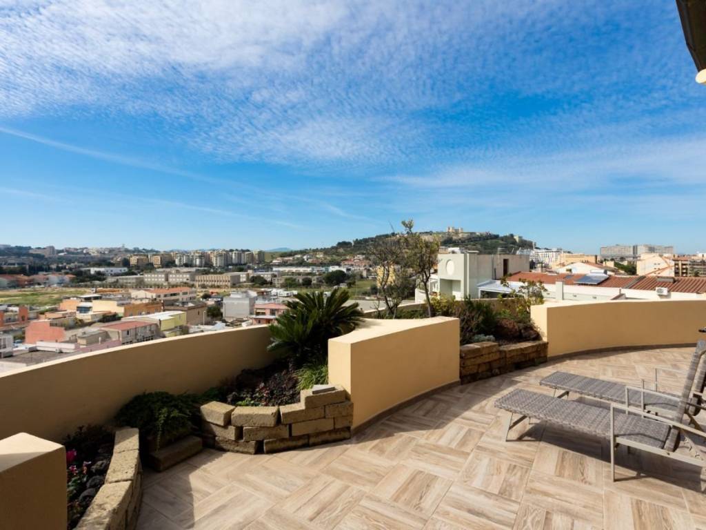 appartamento in vendita a Cagliari in zona Pirri
