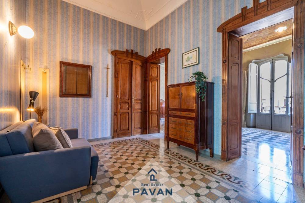 appartamento in vendita a Cagliari in zona Marina