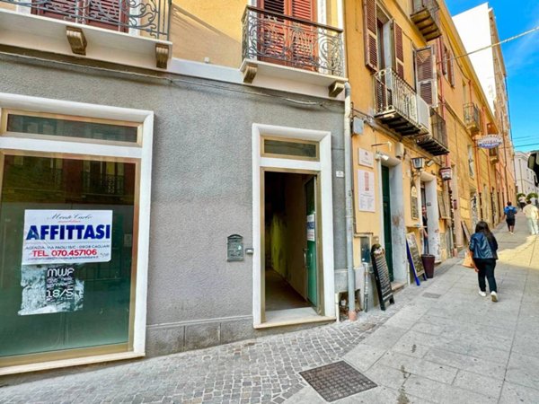 negozio in vendita a Cagliari in zona Stampace/Punici