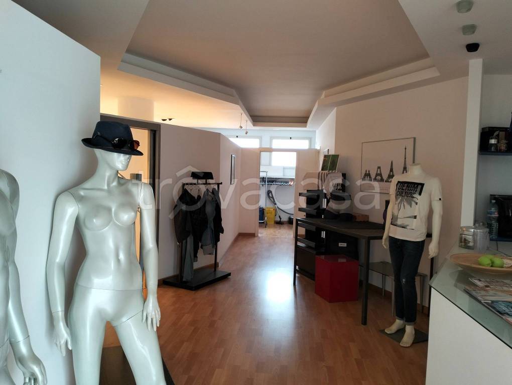 negozio in vendita a Cagliari