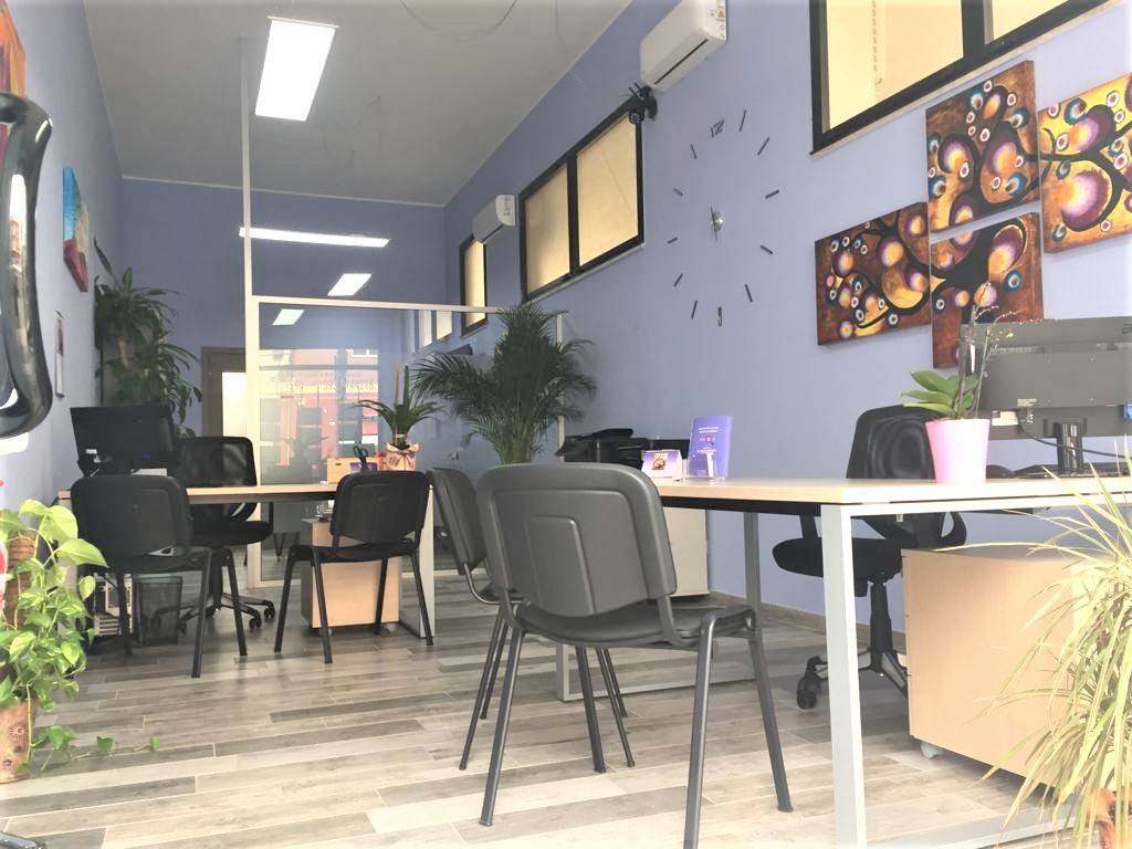 ufficio in vendita a Cagliari in zona Pirri