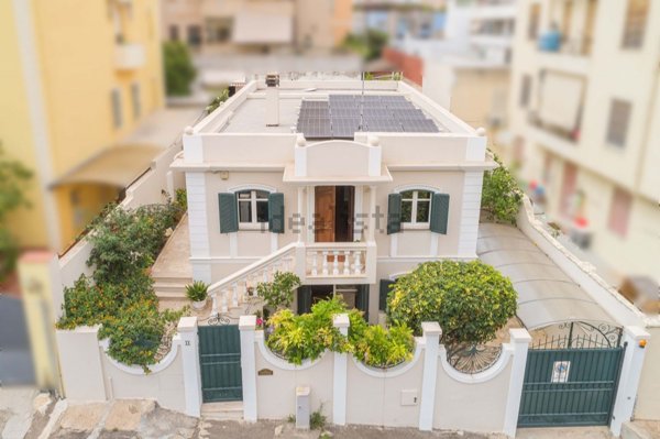 casa indipendente in vendita a Cagliari in zona Bonaria