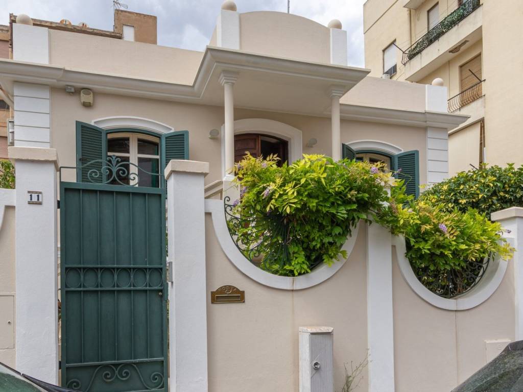 casa indipendente in vendita a Cagliari in zona Bonaria