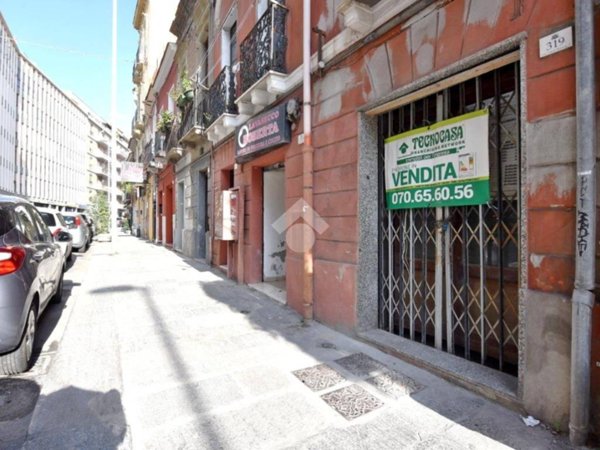 negozio in vendita a Cagliari in zona Stampace/Punici